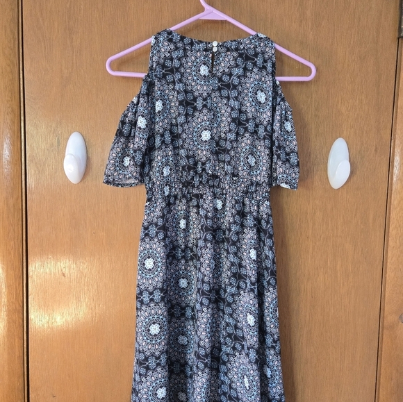 Floral Patterned Dress Size L. - Picture 3 of 4